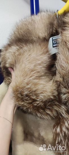 Шуба мутон с капюшоном лиса