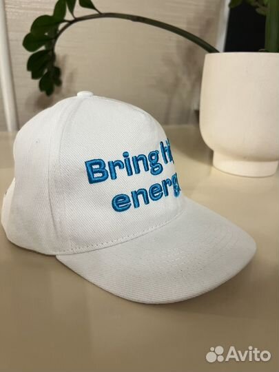 Кепки новые с вышивкой 50 шт