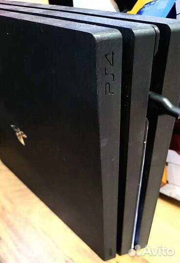 Sony PS4 pro 1tb отс 1 джойстик