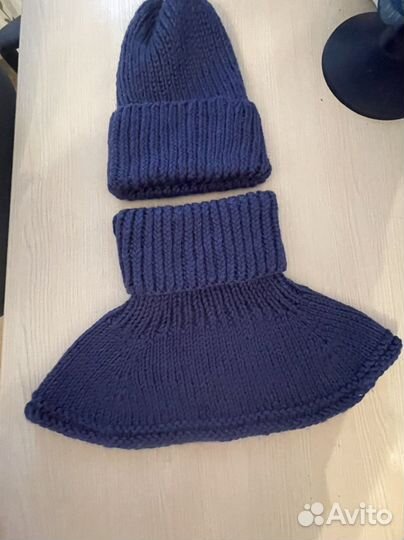 Шапка и манишка ручная работа