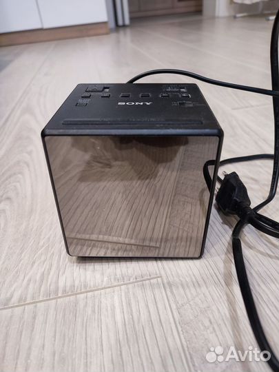 Радиочасы с будильником sony