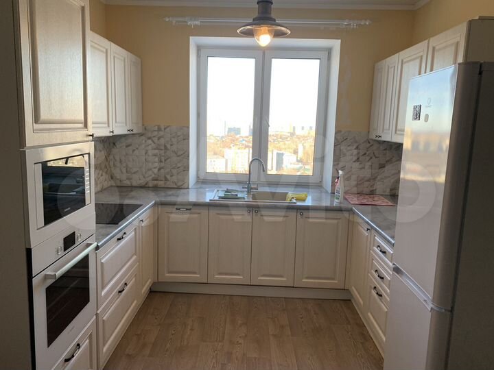 2-к. квартира, 76 м², 17/18 эт.