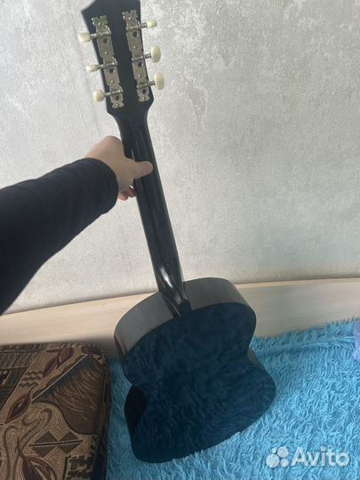 Акустическая гитара