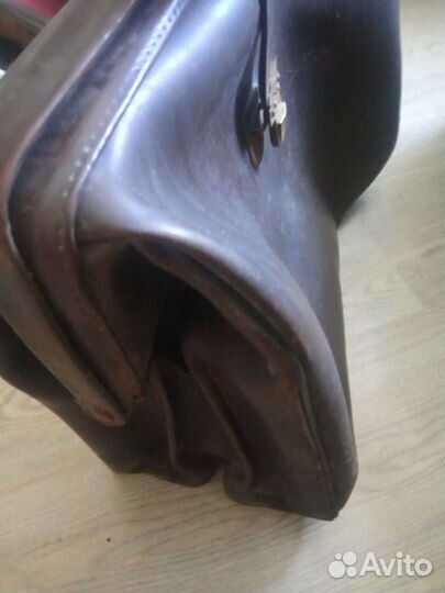 Старинная саквояж