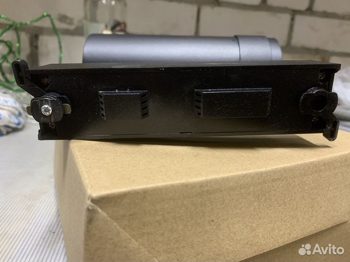 Трековый светодиодный светильник