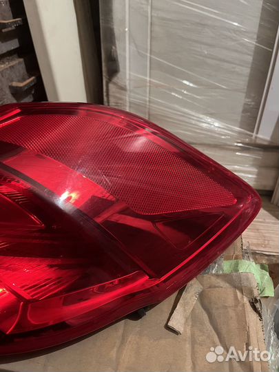 Фонарь правый Kia Ceed 2 хэтч 92402A2000