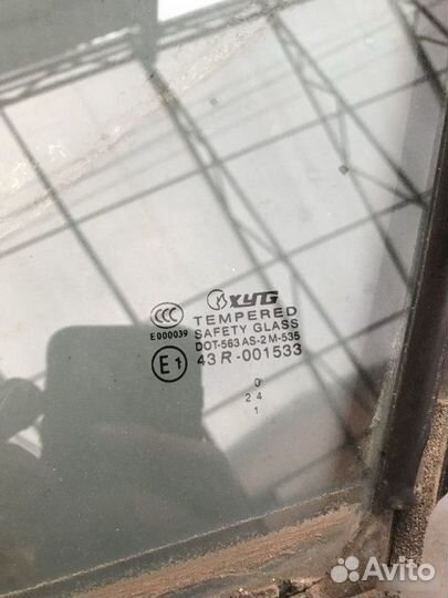 Форточка задняя левая Infiniti G25