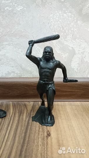 Солдатики. дзи. Древние люди