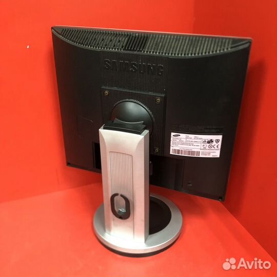 Монитор Samsung 710ns (54127)