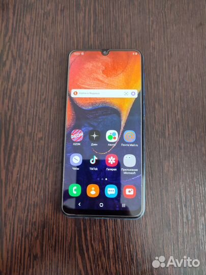 Samsung Galaxy A50, 4/64 ГБ