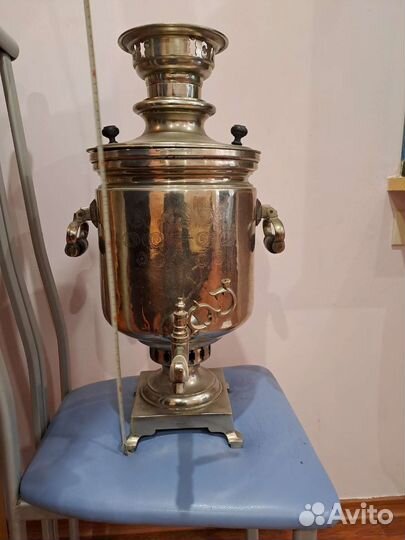 Самовар с медалями