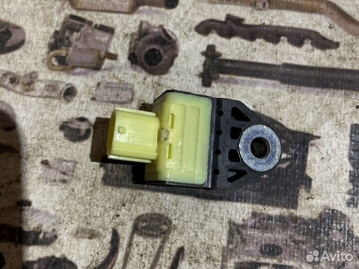 Датчик удара Toyota Land Cruiser Prado 150 2018