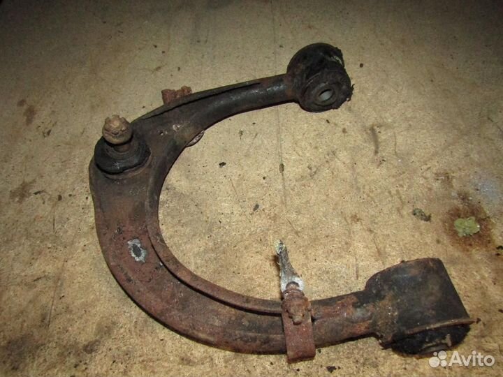 Рычаг передний верхний левый LX 570 2007