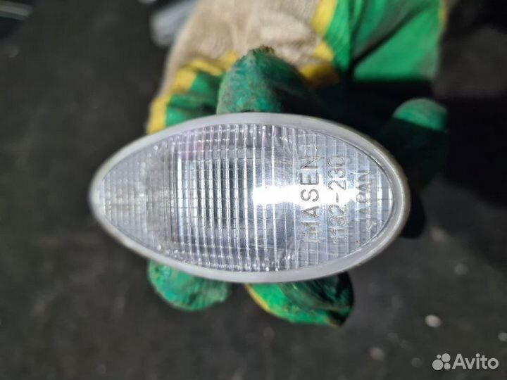 Повторитель поворота Mitsubishi Lancer 9 4G18 2005