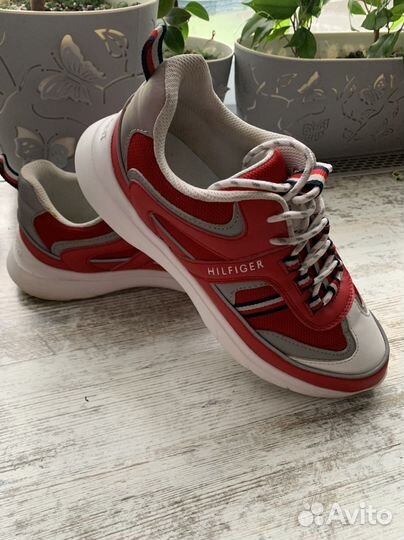 Кроссовки женские 39,5