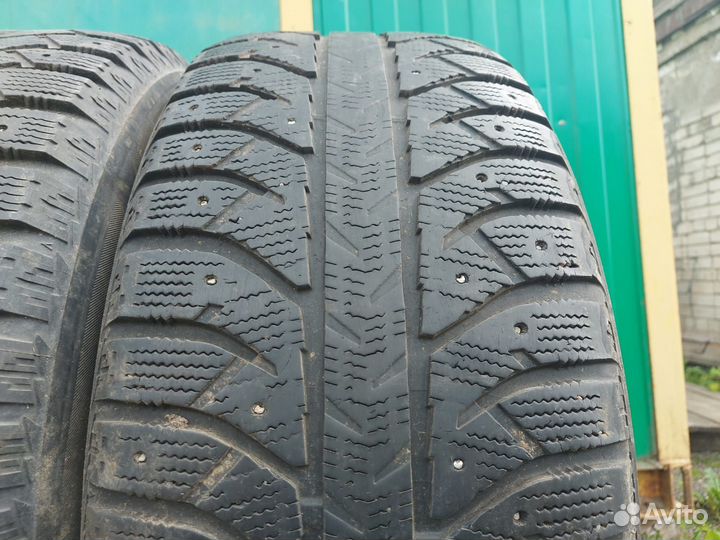 Bridgestone Ice Cruiser 7000 285/60 R18 116T