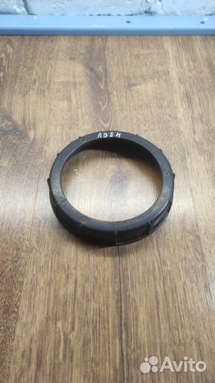 Крышка топливного бака Toyota Avensis T250 седан 1