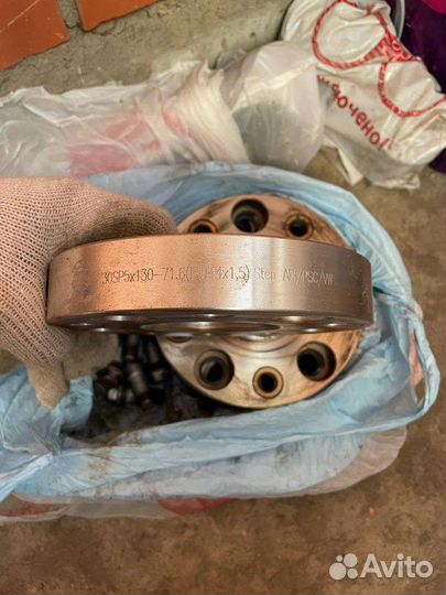 Колесные проставки 5х130-71,6