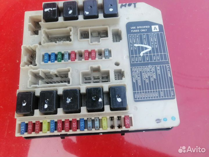 Блок предохранитель нисан коробка автомат 1.6