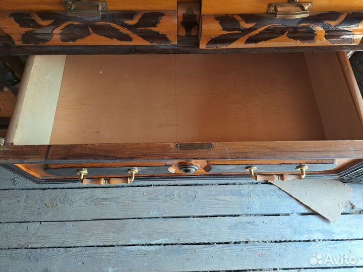 Шкаф сервант