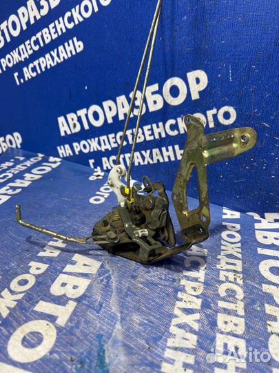 Задний правый замок двери Hyundai Accent седан