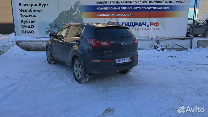 Брызговик передний левый Kia Sportage (SL) 86831-3