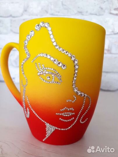 Инкрустация стразами