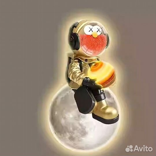 Светильник настенный, высота 120 см