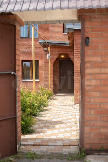 Дом 271,9 м² на участке 8,7 сот.