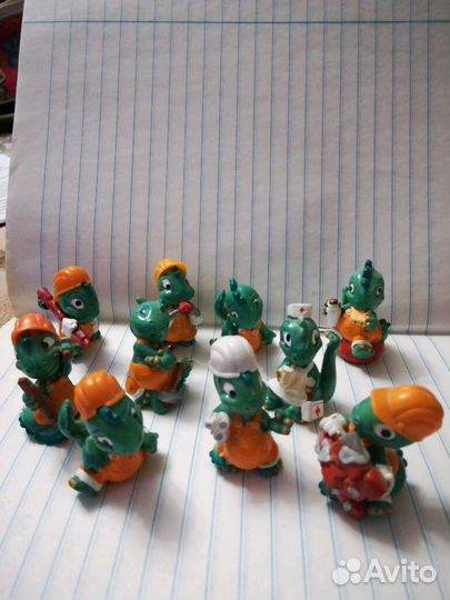 Первые игрушки из киндер сюрприза