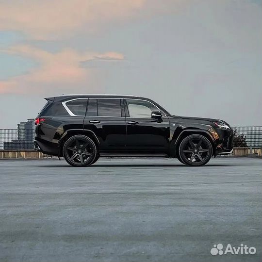 Кованые диски R22 на Lexus LX 570