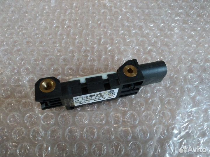 Датчик AIR BAG передний Volkswagen Touareg