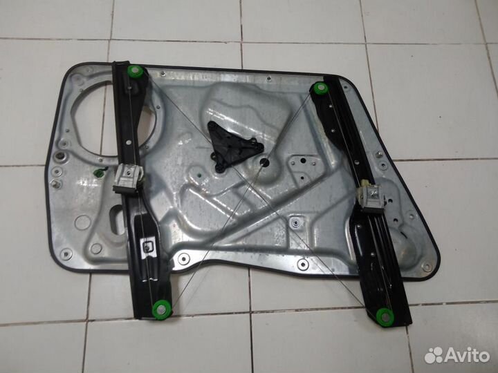 Стеклоподъемник электр. передний правый Volkswagen Tiguan I (2007—2011)