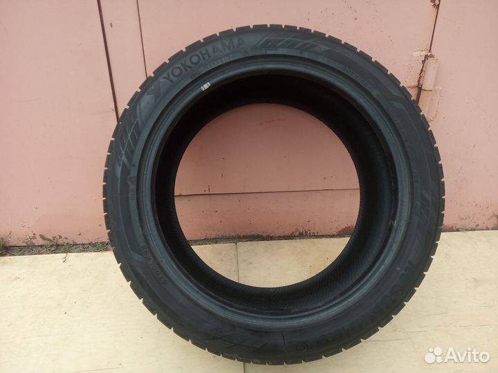 Yokohama 104ZR 255/45 R19