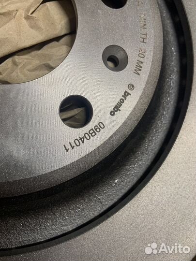 Тормозные диски brembo 09b04011