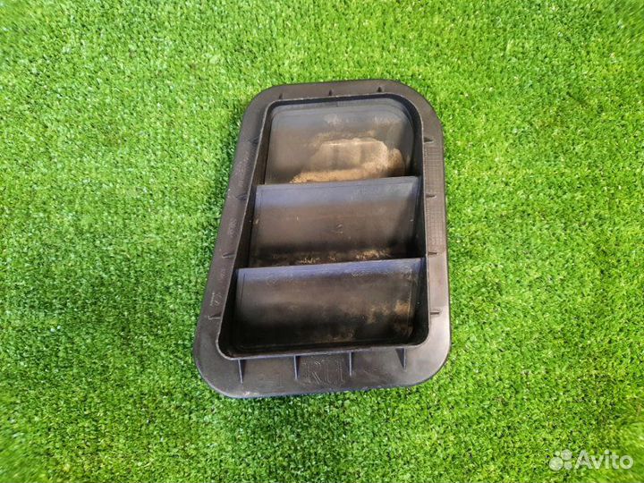 Решетка вентиляционная правая Hyundai Ix35 2.0