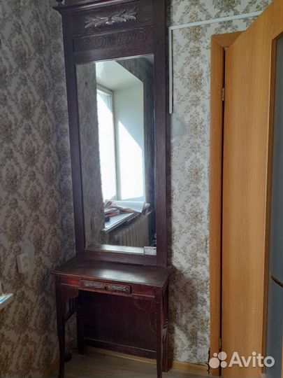 Трюмо с зеркалом старинное