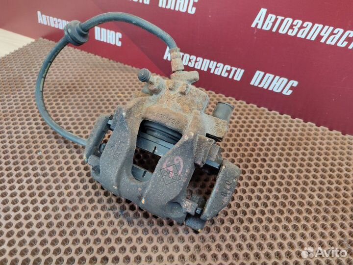 Суппорт тормозной передний правый Renault Sandero