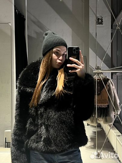 Шуба из эко меха черная
