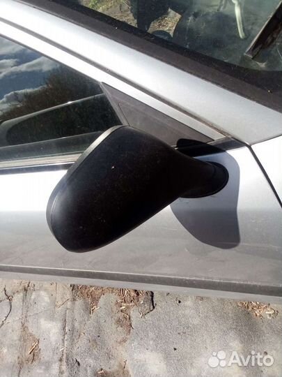 Митсубиси каризма зеркало электро 2003г