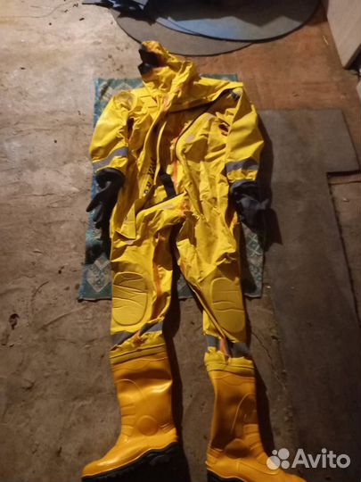 Герметичный химический костюм