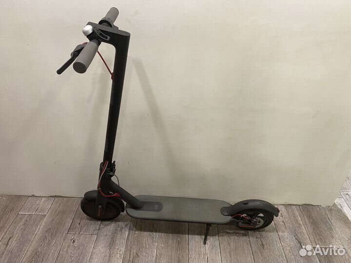 Электрический самокат Xiaomi Mi Electric Scooter