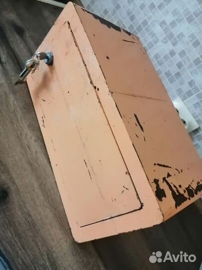 Компактный сейф (шкаф) металлический СССР