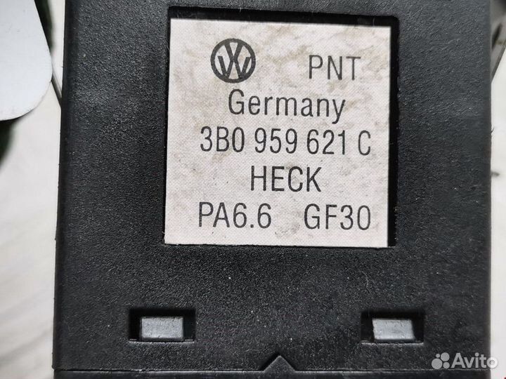 Кнопка обогрева заднего стекла Volkswagen Passat