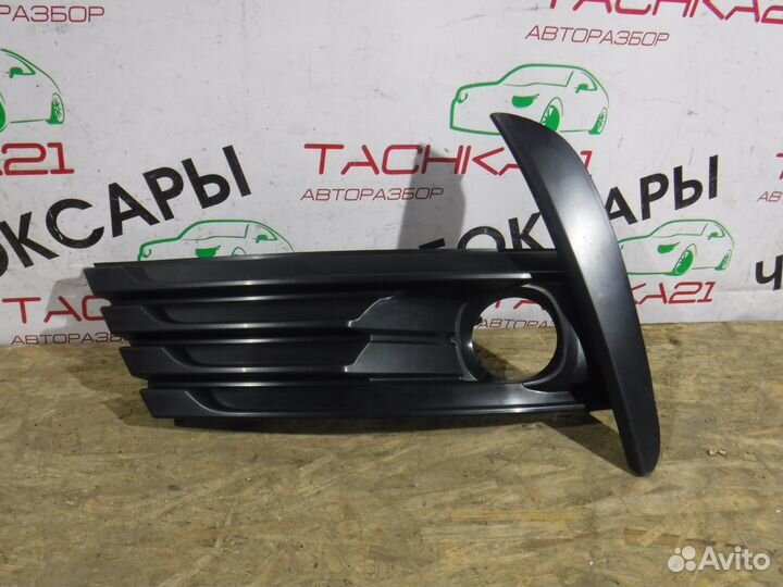 Накладка птф левая Toyota Corolla E180 (2015-2018)