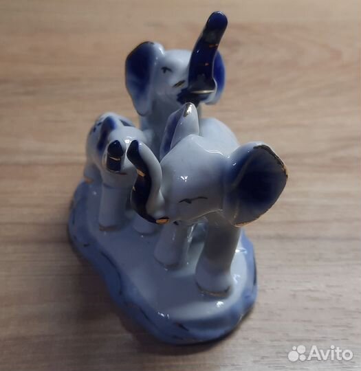 Статуэтка фарфор Слоны Китай