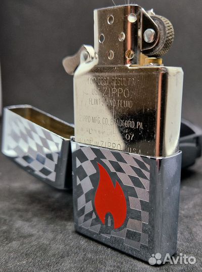 Зажигалка Zippo 250 Flame Racing Polish Chrome