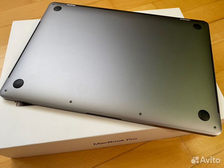 Apple MacBook pro 13 2019 8/256Gb SSD Touch Bar,ID