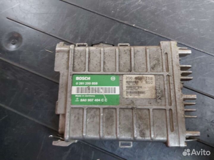 Блок управления двигателем VW Passat B3 0261200858