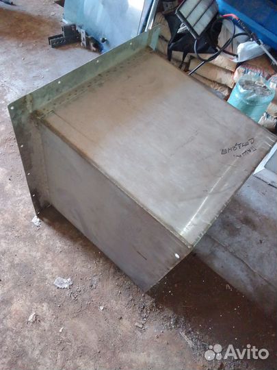 Бак из нержавейки 0,65*0,65*0,75 толщина 2.5 мм